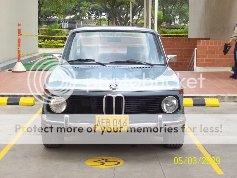 bmw_2002_1.jpg
