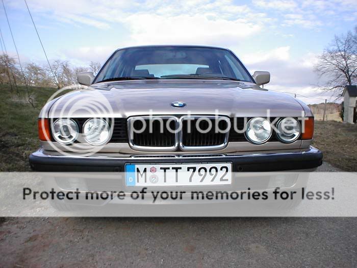 BMW750iE32.jpg